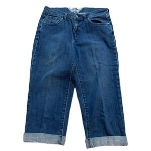 Levi's Denim Jean Shorts Capri Women's 8 Blue Med Wash Button Pockets